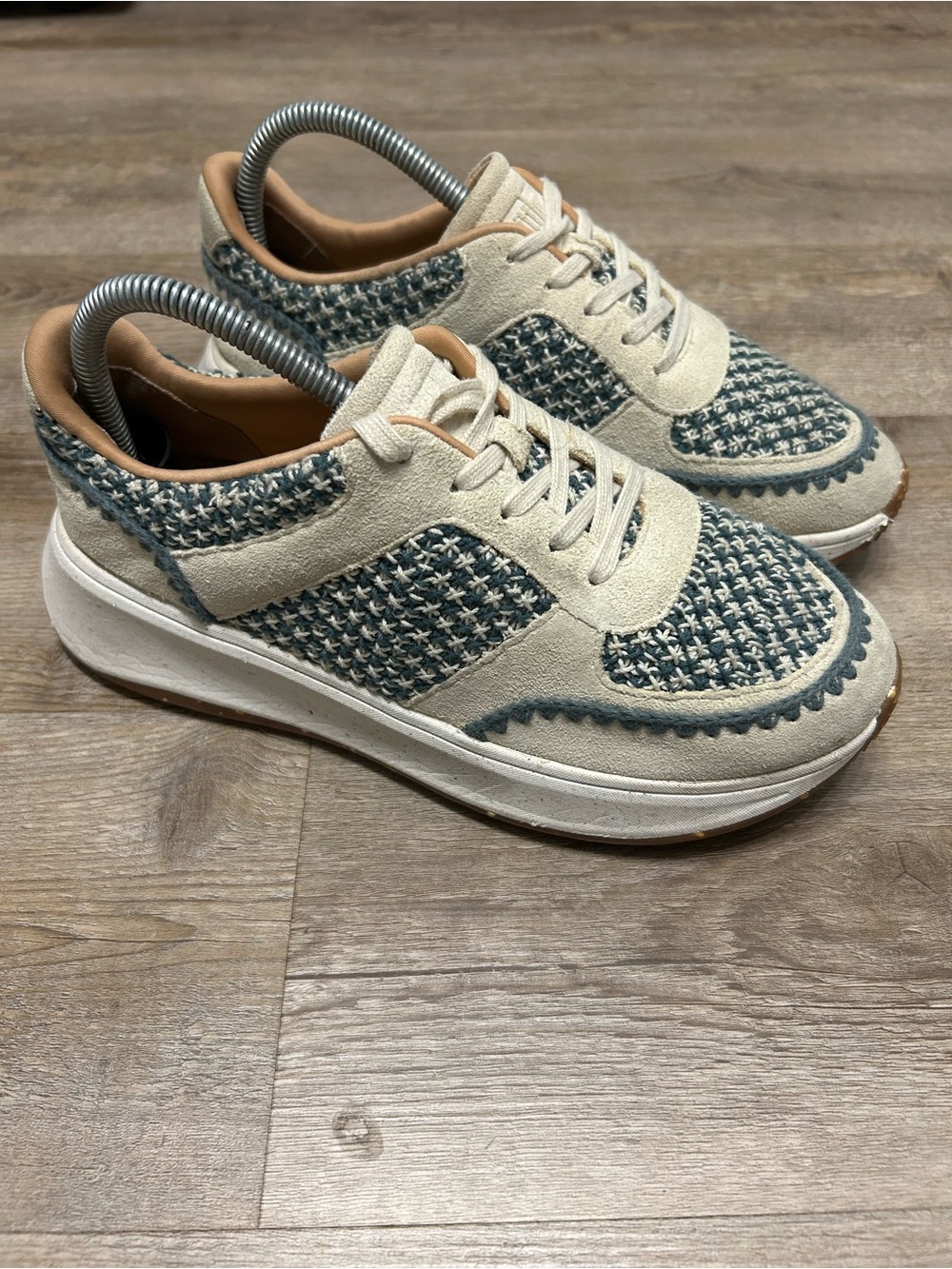 Fitflop F-Mode Flatform Women’s Size 7.5 Beige Blue Crochet Suede Sneakers